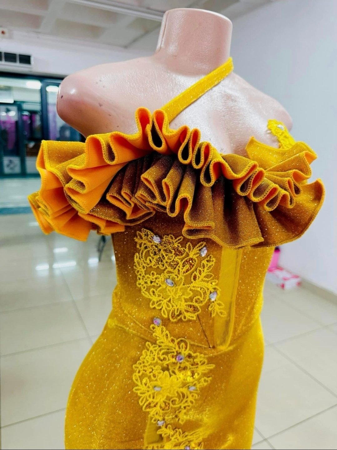 Yellowcandy photo 2